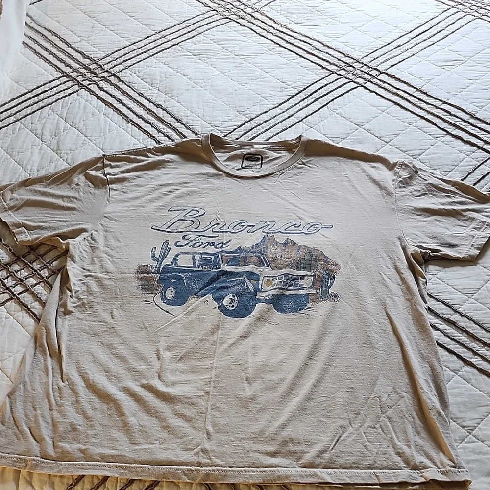 Ford Bronco Desert Scene Tee - Beige - Picture 4 of 8